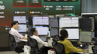 Borsa: Asia a ranghi ridotti, Tokyo chiusa, scivola Seul (-3,65%)