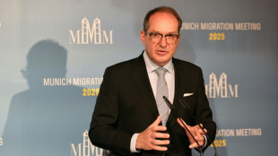 R&uuml;ckkehrzentren f&uuml;r Migranten in Drittstaaten: Dobrindt weist auf rechtliche H&uuml;rden hin