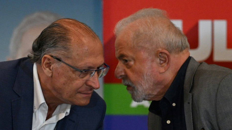 Un centrista y un general, los compa&ntilde;eros de f&oacute;rmula de Lula y Bolsonaro