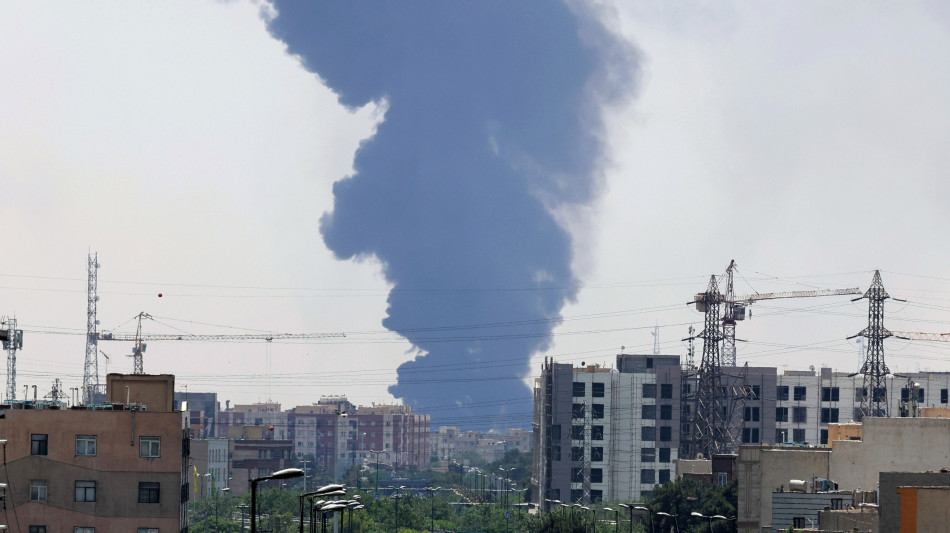 Israele colpisce Mashhad, raid più in profondità in Iran