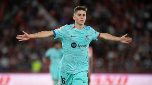 Barcelona vence lanterna Almer&iacute;a e se consolida na vice-lideran&ccedil;a do Espanhol