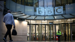Presidente da BBC pede desculpas por edição enganosa do discurso de Trump