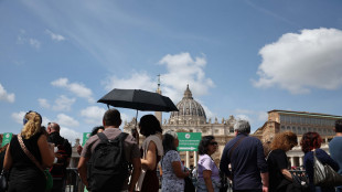 Questura, migliaia fedeli lungo il tragitto del corteo funebre