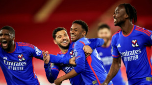 Com gol de Jeffinho, Lyon vence Monaco e sai da lanterna do Franc&ecirc;s