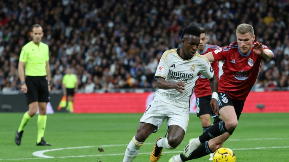 Com gol de Vini, Real Madrid goleia Celta (4-0) e d&aacute; mais um passo rumo ao t&iacute;tulo