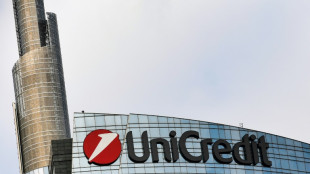 UniCredit et Commerzbank font mieux que pr&eacute;vu au 3e trimestre, suspense sur une possible fusion