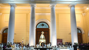 Miles de fieles rinden homenaje a León XIV en una misa en la peruana Chiclayo