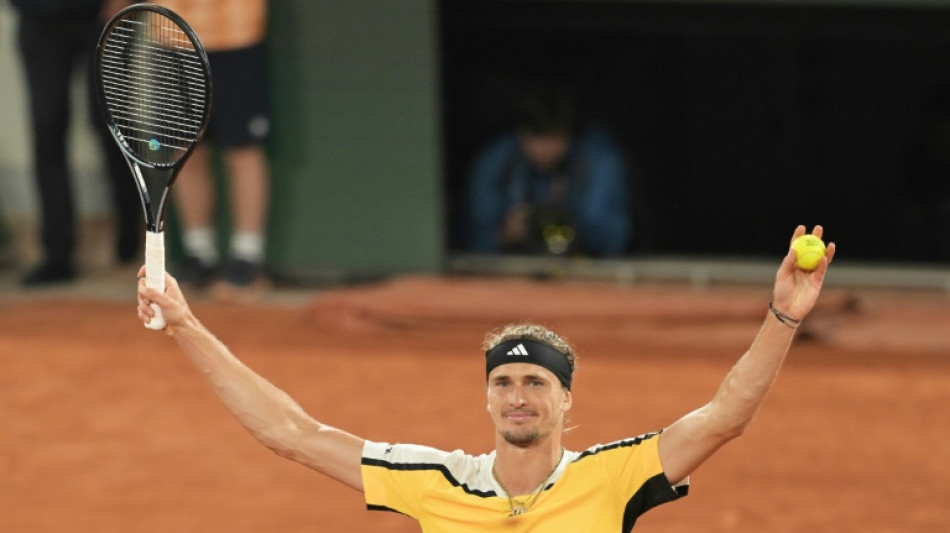 Zverev sobrevive a Griekspoor e avan&ccedil;a &agrave;s oitavas de Roland Garros