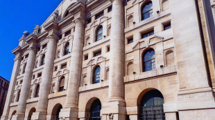 Borsa: Milano chiude a +0,23%, sprint di Stm, pesa Mediobanca