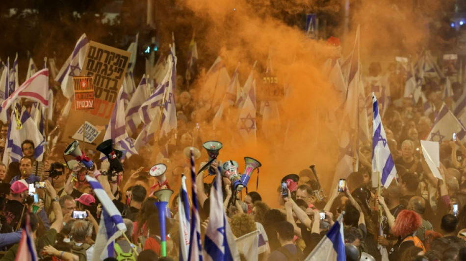 Isra&euml;l: des milliers de manifestants de nouveau dans la rue pour demander le d&eacute;part de Netanyahu