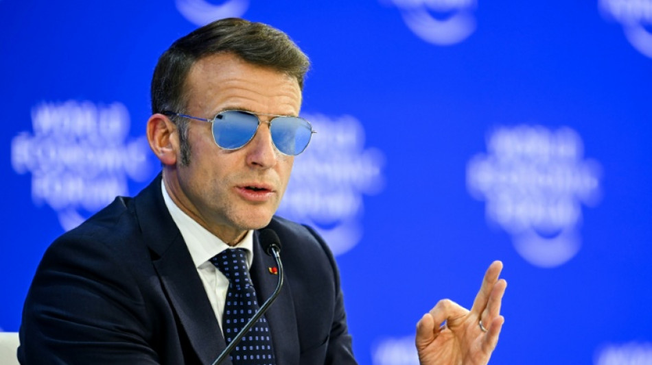 "&iexcl;Bonjour!": El primer ministro brit&aacute;nico se burla amablemente de Macron con unos lentes de sol