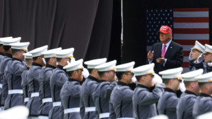 Trump se vangloria de ter 'libertado' militares dos EUA das teorias de gênero e 'raça'