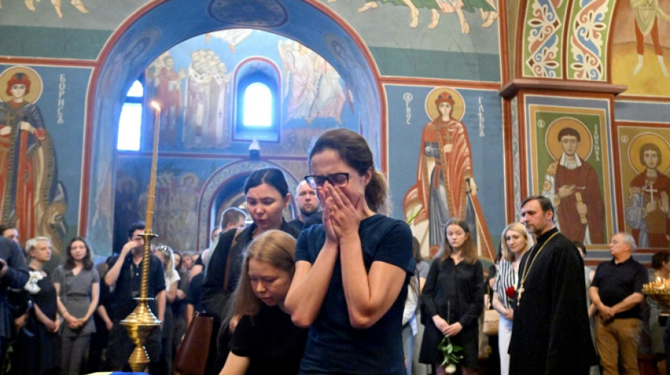 Ceremonia f&uacute;nebre por la escritora ucraniana que muri&oacute; en el bombardeo de un restaurante