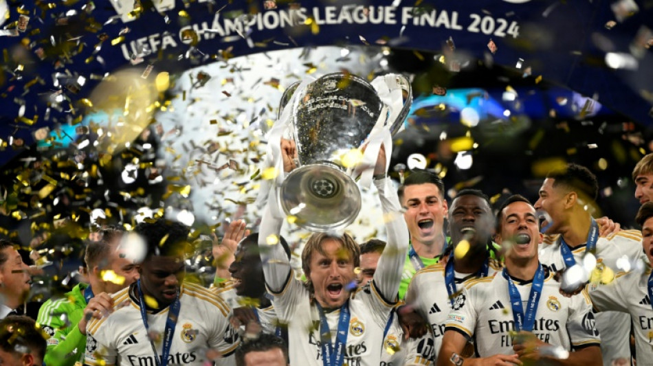 Luka Modric renova com o Real Madrid at&eacute; junho de 2025
