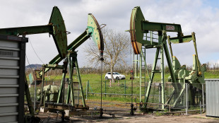 Il petrolio balza fino a 126 dollari sui timori di una guerra prolungata