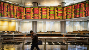 Stocks mostly rise as beaten-down tech stocks enjoy bounce